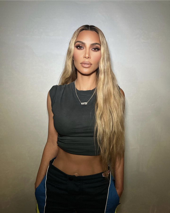 [서울=뉴시스] 킴 카다시안은 한때 故 다이애나 전 왕세자비가 착용했던 다이아몬드 십자가 목걸이를 경매에서 약 2억 4300만 원에 낙찰받았다고 19일(현지시간) 인사이더가 보도했다. <출처 : 킴 카다시안 인스타그램 캡처> 2023.01.20. *재판매 및 DB 금지