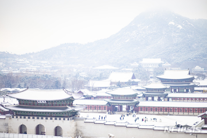 [서울=뉴시스]연휴 기간 서울 곳곳에서는 세시풍속 체험부터 전통공연, 민속놀이 등 다양한 행사가 마련된다. (사진=서울시 제공). 2023.01.21. photo@newsis.com