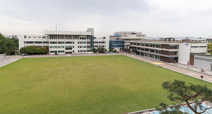 경기도청 구청사 잔디마당. *재판매 및 DB 금지