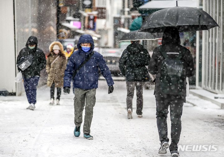[오늘날씨]토요일 전국 곳곳에 눈…아침 최저기온 -18도
