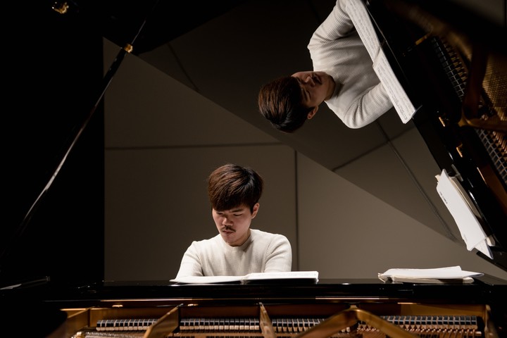 [서울=뉴시스]피아니스트 김홍기. (사진=금호문화재단/Sihoon KIM 제공) 2023.01.27. photo@newsis.com *재판매 및 DB 금지