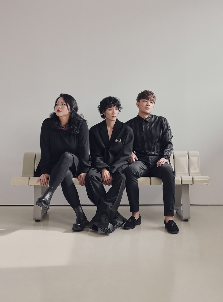 [서울=뉴시스] '디어 클라우드(Dear Cloud)'&nbsp; 2023.01.27.(사진= 엠와이뮤직 제공) photo@newsis.com *재판매 및 DB 금지