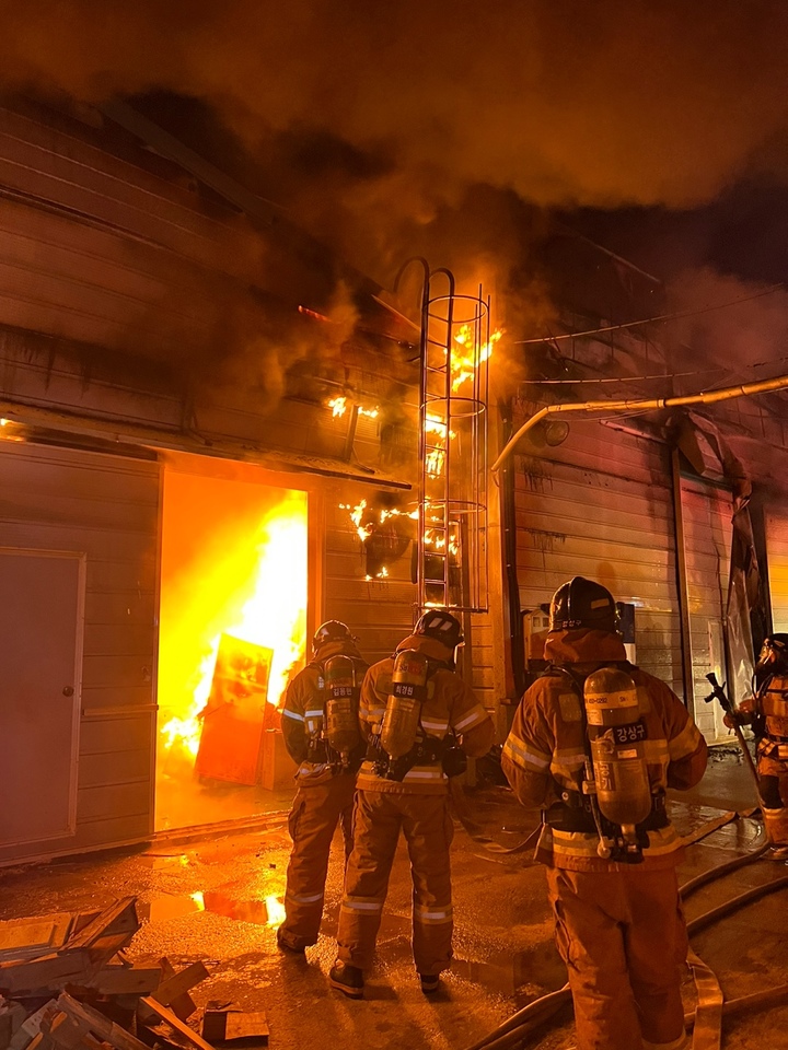 [군산=뉴시스]전북소방본부 제공. *재판매 및 DB 금지