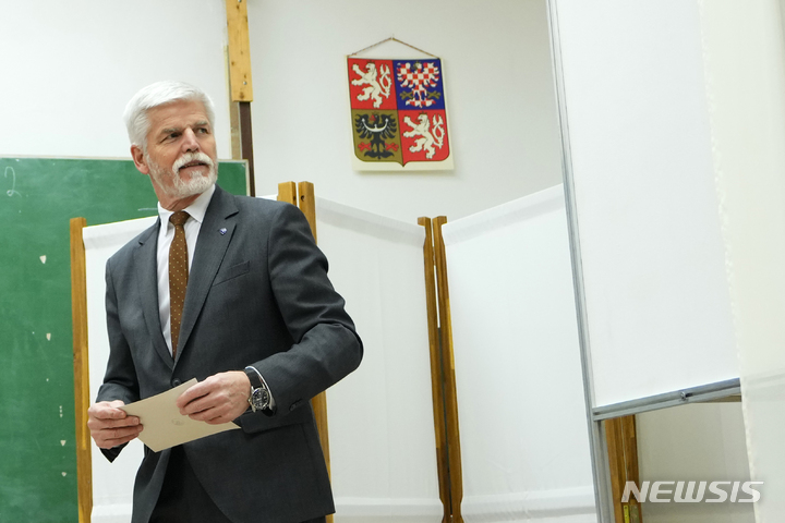 [속보]체코 새 대통령에 무소속 페트르 파벨 당선