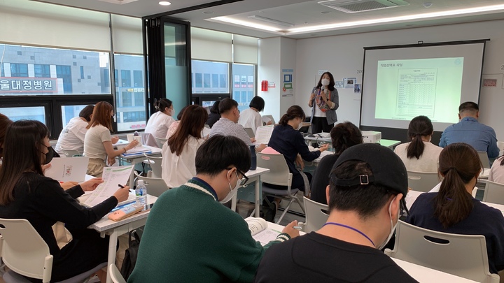 청년도전 지원사업 프로그램 진행 모습. (사진=천안시 제공) 2023.1.29. photo@newsis.com *재판매 및 DB 금지