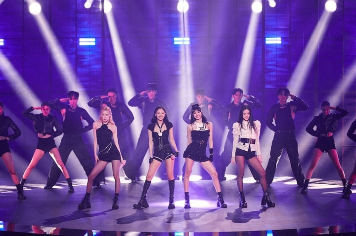 [서울=뉴시스] 프랑스 영부인 주최 자선 콘서트 참석한 블랙핑크. 2023.01.29. (사진 = YG엔터테인먼트 제공) photo@newsis.com *재판매 및 DB 금지