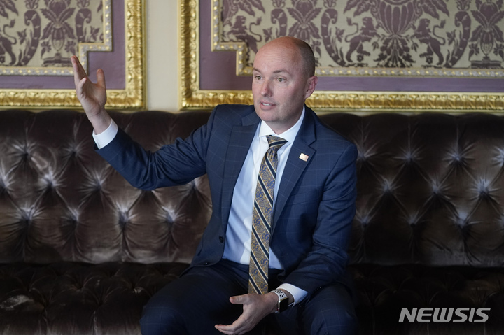 [ 솔트레이크시티( 미 유타주)= AP/뉴시스] 스펜서 콕스 미국 유타주 주지사.&nbsp; 