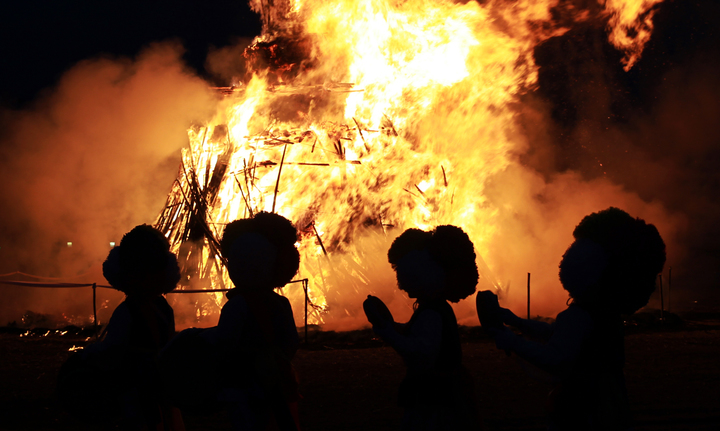 [함평=뉴시스] 정월대보름 번영과 풍년을 기원하는 달집태우기. (사진=함평군 제공) photo@newsis.com *재판매 및 DB 금지