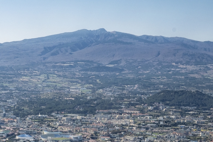 하늘에서 바라본 제주시 한라산 방면 전경. *재판매 및 DB 금지