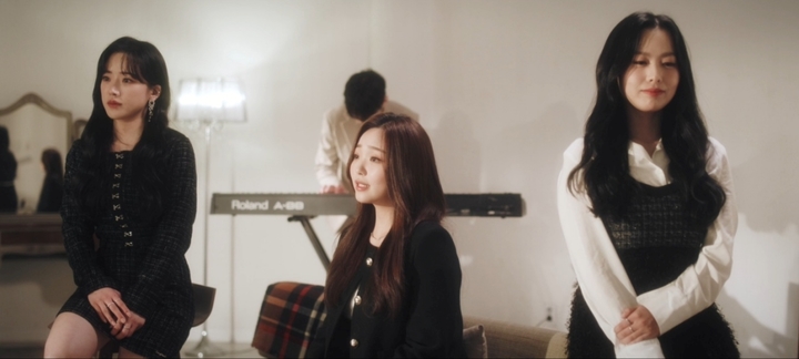 [서울=뉴시스] 잠골버스 2기 MZ수채학 2023.01.30.(사진= 제나두엔터테인먼트 제공) photo@newsis.com *재판매 및 DB 금지