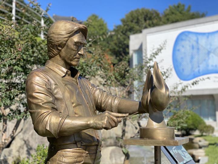 [창원=뉴시스] 강경국 기자 = 경남 창원특례시 문신미술관에 세계적인 조각가 문신 선생의 동상이 세워져 있다. (사진=창원시청 제공). 2023.01.30. photo@newsis.com&nbsp; *재판매 및 DB 금지