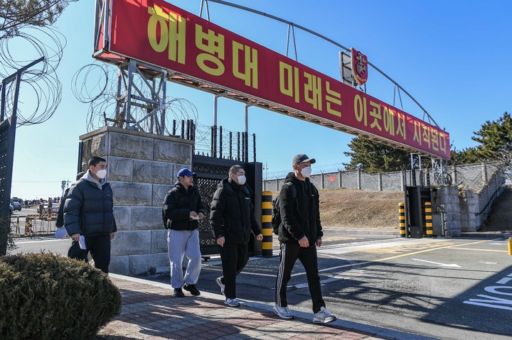[포항=뉴시스] 안병철 기자 = 2023년 첫 입대하는 1100여명의 해병대 신병 1290기 입영식이 30일 해병대 교육훈련단에서 열렸다. (사진=해병대 교육훈련단 제공) 2023.01.30. photo@newsis.com *재판매 및 DB 금지