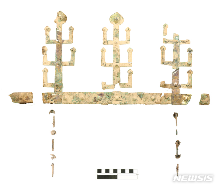 [서울=뉴시스] 창녕 교동과 송현동 고분군 63호분 출토 금동관 (사진=문화재청 제공) 2023.01.31. photo@newsis.com