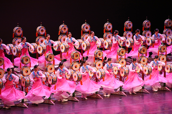 [서울=뉴시스]리틀엔젤스예술단 공연 사진. (사진=리틀엔젤스예술단 제공) 2023.01.31. photo@newsis.com *재판매 및 DB 금지