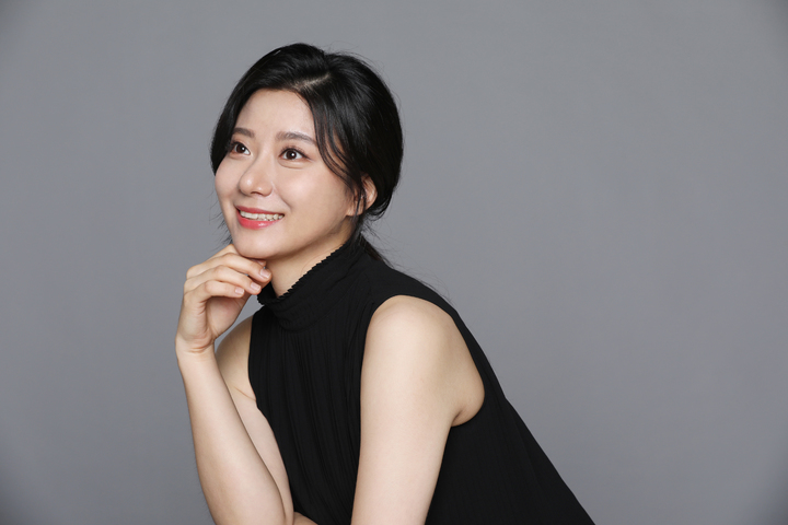 [서울=뉴시스]피아니스트 황수연. (사진=아투즈컴퍼니 제공) 2023.01.31. photo@newsis.com *재판매 및 DB 금지