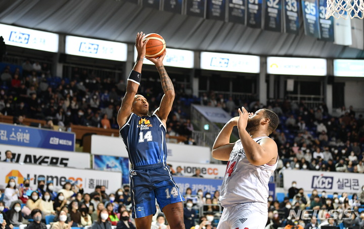 [서울=뉴시스]프로농구 KCC 제퍼슨. (사진=KBL 제공)