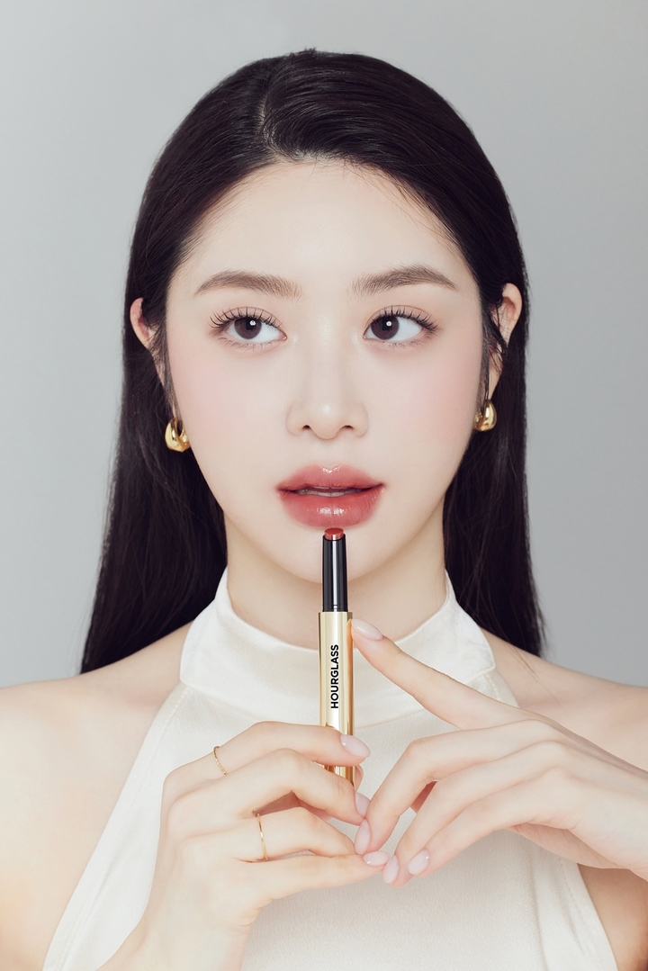 마스크해제에 색조화장 증가_아워글래스(사진=신세계인터내셔날 제공) *재판매 및 DB 금지