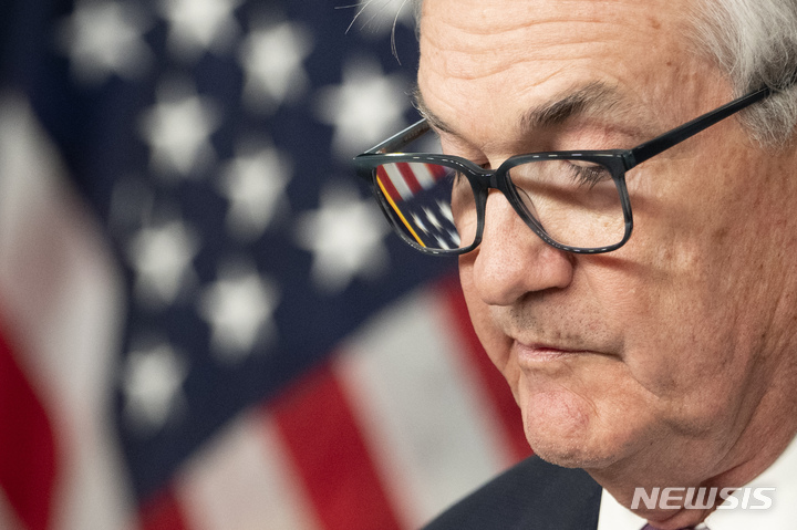 [워싱턴=AP/뉴시스] 제롬 파월 미국 연방준비제도이사회 의장이 1일(현지시간) 미국 워싱턴 연방준비제도이사회에서 기자회견을 하고 있다. 2023.02.02.