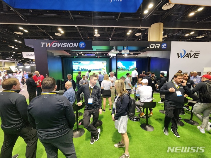 [서울=뉴시스] 2023 PGA 머천다이즈 쇼의 골프존 부스 및 현장 모습. (사진=골프존 제공) 2023.02.03. photo@newsis.com