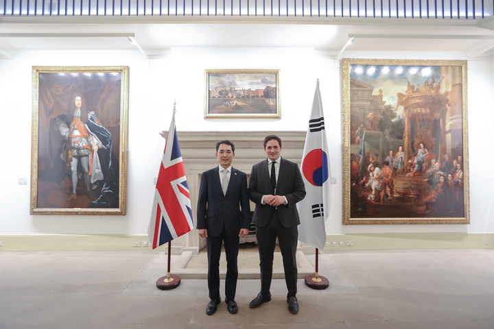 [서울=뉴시스] 국가보훈처는 박민식 보훈처장이 지난 3일(현지시간) 조니 머서 영국 보훈장관을 접견했다고 5일 밝혔다. (사진=보훈처) 2023.02.05. photo@newsis.com&nbsp;&nbsp; *재판매 및 DB 금지