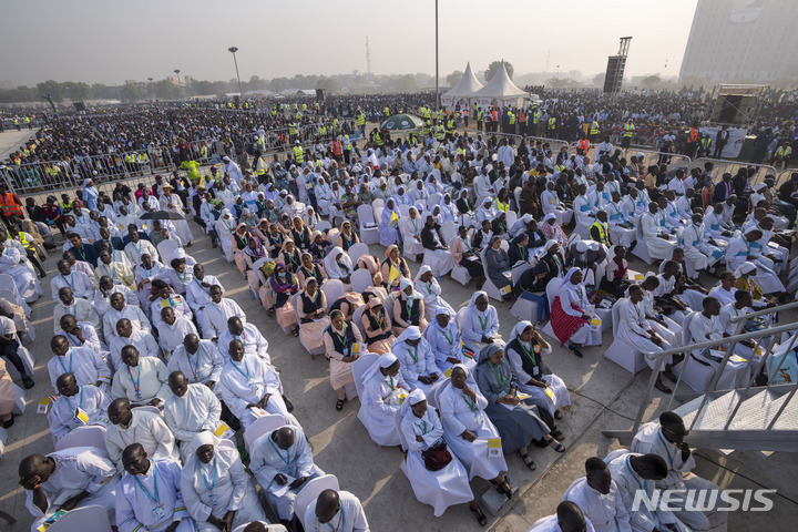 교황, 내전 남수단에서 "증오의 독에서 면역돼야 평화"…콩고에 이어 