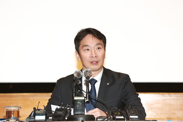 [서울=뉴시스] 6일 서울 여의도 본원에서 2023년도 금융감독원 업무계획을 발표 중인 이복현 금감원장. (사진=금감원 제공) *재판매 및 DB 금지