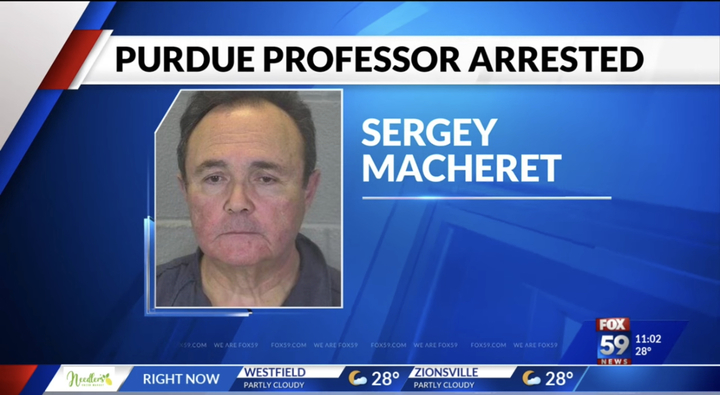 [서울=뉴시스] 미국 퍼듀대학교에서 한 교수가 얼음 필로폰(crystal meth)을 판매하고 여성들에게 성관계를 종용한 혐의로 붙잡혔다고 3일(현지시간) 미러가 보도했다. <출처 : FOX59 News 유튜브 캡처> 2023.02.06. *재판매 및 DB 금지