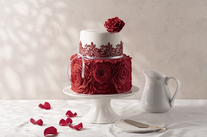 [서울=뉴시스] 웨스틴 조선 서울에서 선보인 밸런타인데이 스페셜 케이크 '디어 마이 러브'. 가격은 25만원이다.(사진출처: 조선호텔앤리조트 제공) 2023.02.07.