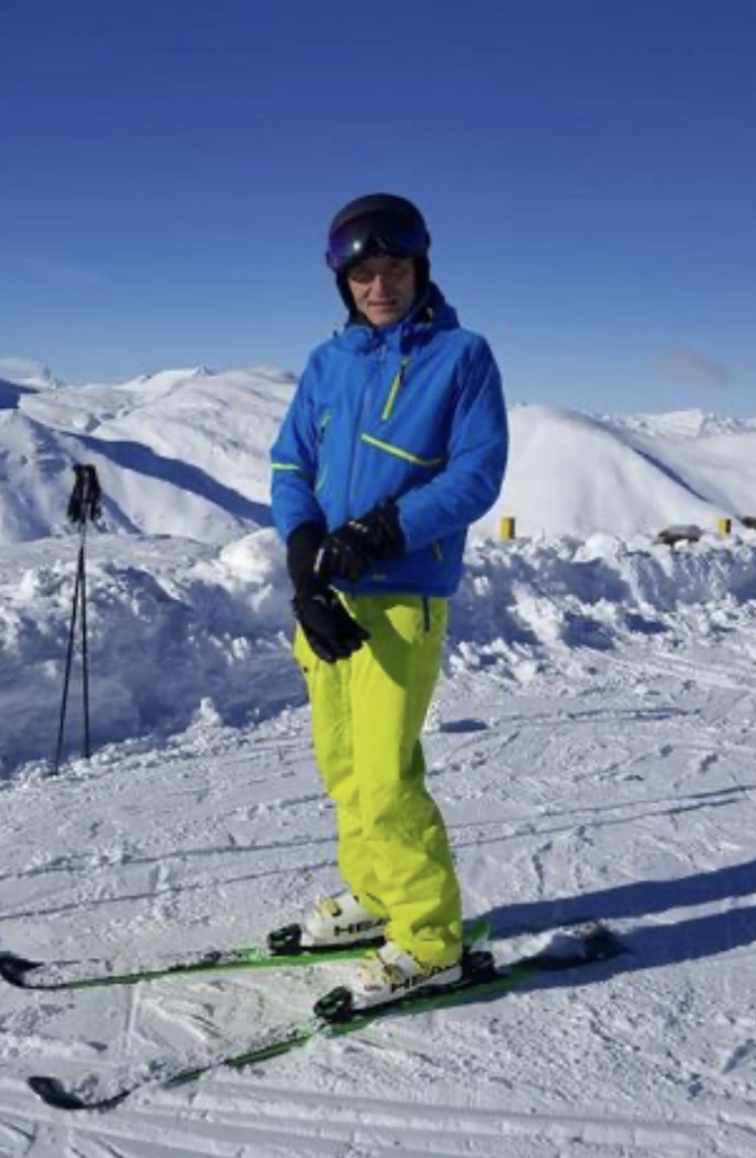 [서울=뉴시스] 이탈리아의 한 등산객이 눈사태에 매몰돼 20시간 뒤 극적으로 구조됐다고 6일(현지시간) 미러가 보도했다. <출처 : 미러 홈페이지 캡처> 2023.02.07.&nbsp; *재판매 및 DB 금지