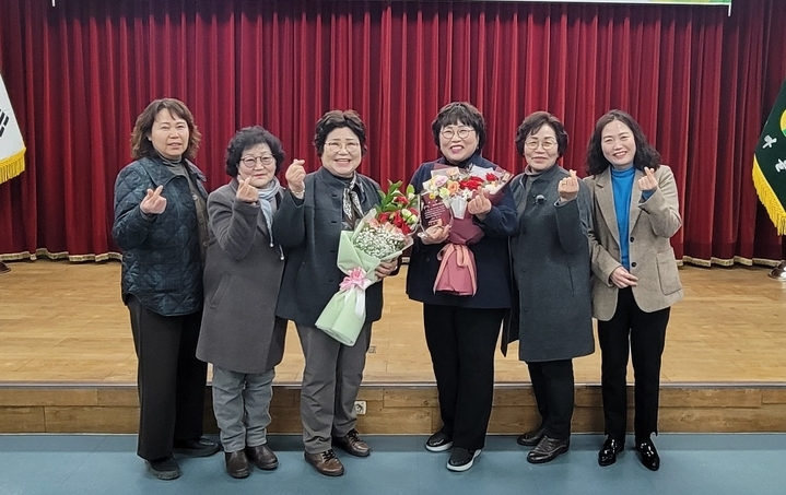 [제천소식]6.25 참전용사 유족에게 화랑무공훈장 전수