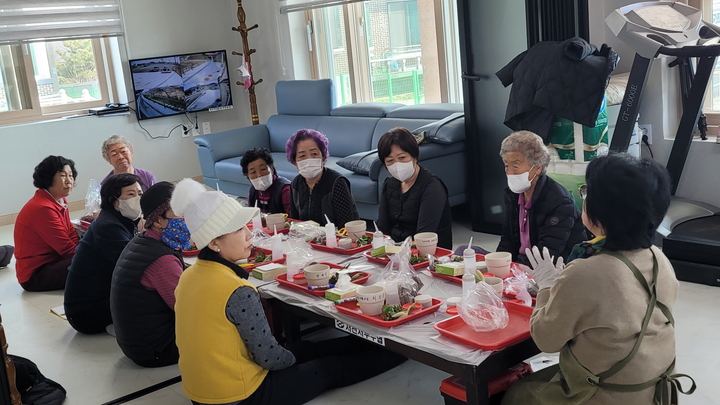 서천군이 수시로 찾아가는 평생학습 선생님(수평선)과 만날 수 있는 교육 프로그램을 운영한다. 2023. 02. 08 서천군  *재판매 및 DB 금지