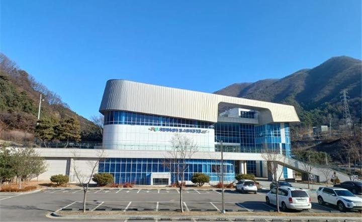 청주시 스쿼시경기장과 용정·흥덕축구공원, 민간위탁 전환