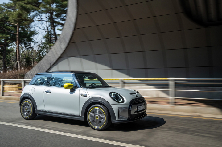 [서울=뉴시스] BWM 미니 일렉트릭 (사진=BMW 코리아 제공) 2023.02.11. photo@newsis.com *재판매 및 DB 금지