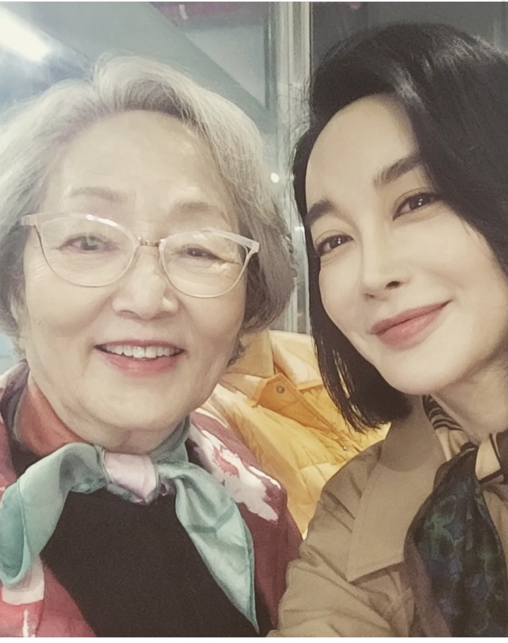 [서울=뉴시스] 김영옥, 김은혜. 2023.02.12. (사진 = 인스타그램 캡처) photo@newsis.com *재판매 및 DB 금지