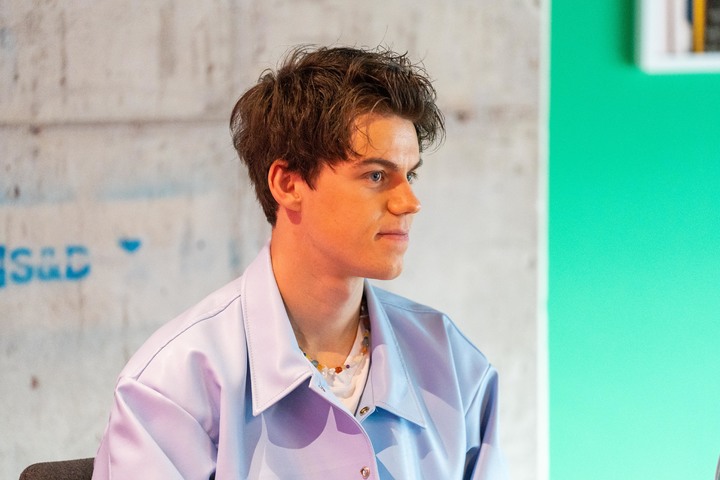 [서울=뉴시스] 13일 오전 홍대 앞에서 만난 노르웨이 싱어송라이터 페더 엘리아스. 2023.02.13. (사진 = 소니뮤직 제공) photo@newsis.com *재판매 및 DB 금지