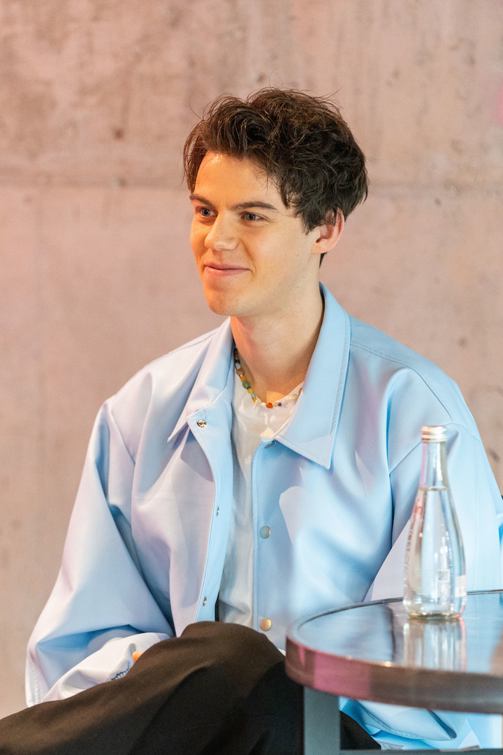 [서울=뉴시스] 13일 오전 홍대 앞에서 만난 노르웨이 싱어송라이터 페더 엘리아스. 2023.02.13. (사진 = 소니뮤직 제공) photo@newsis.com *재판매 및 DB 금지