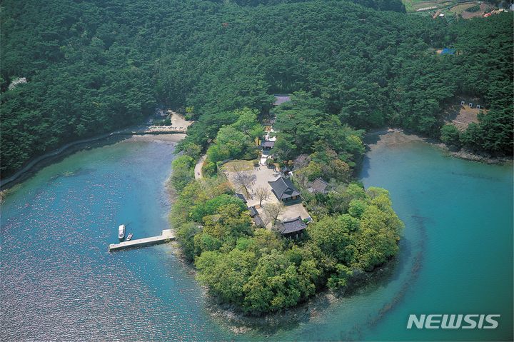 [창원=뉴시스] 경남 통영시 한산도 제승당 일원 전경.(사진=경남도 제공)2023.02.14. photo@newsis.com