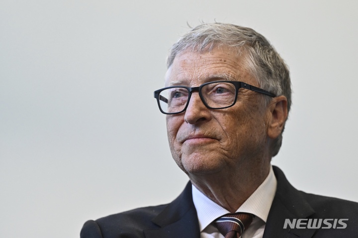 [런던=AP/뉴시스] 빌 게이츠 마이크로소프트(MS) 창업자가 오픈AI가 개발한 인공지능(AI) 챗봇 챗GPT에 대해 "1980년대 이후 가장 중요한 기술 발전"이라고 말했다. 2023.02.15. 