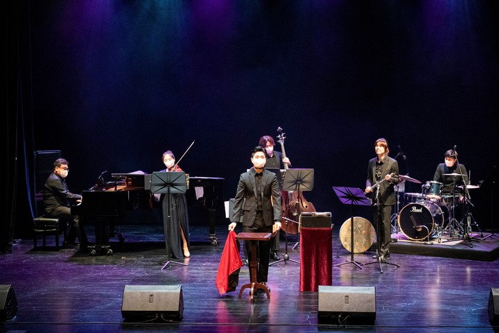 [대구=뉴시스] 24일 달서아트센터에서 뮤직 & 매직 콘서트를 선보일 예술마을사람들: 뮤직 & 밴드가 공연하고 있다. (사진=달서아트센터 제공) 2023.02.19. photo@newsis.com *재판매 및 DB 금지