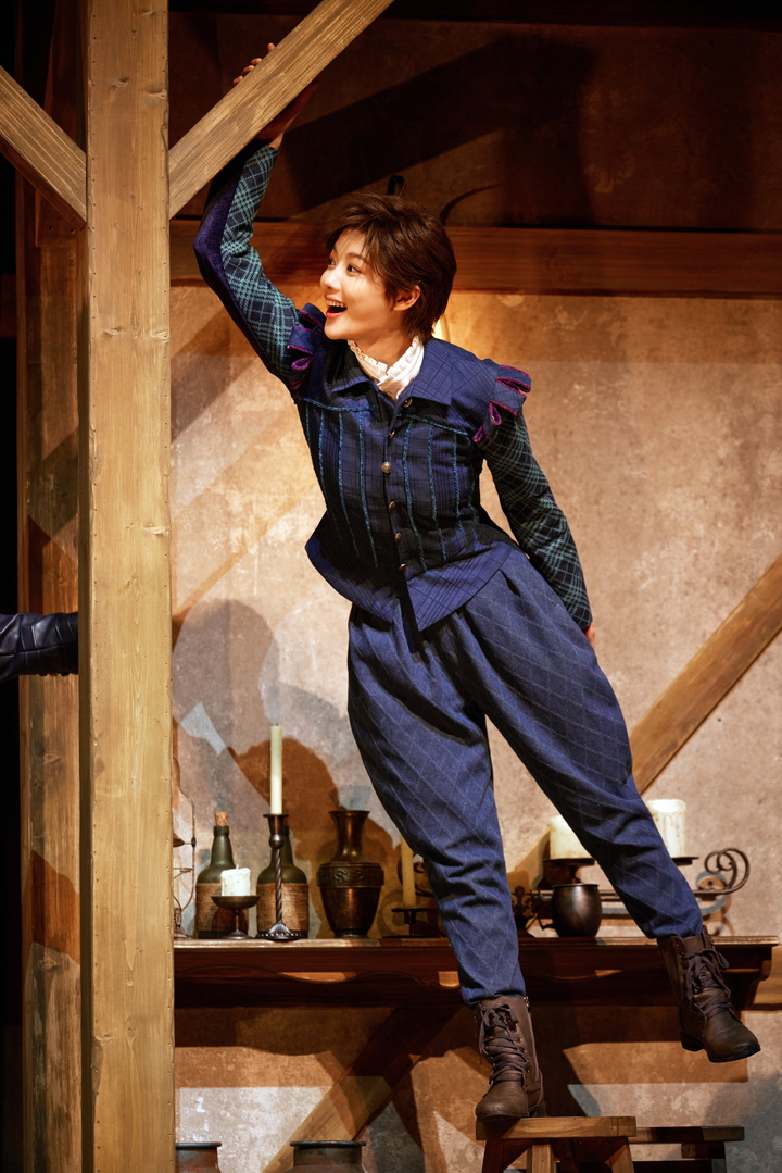 [서울=뉴시스]연극 '셰익스피어 인 러브' 공연 사진. (사진=쇼노트 제공) 2023.02.19. photo@newsis.com *재판매 및 DB 금지