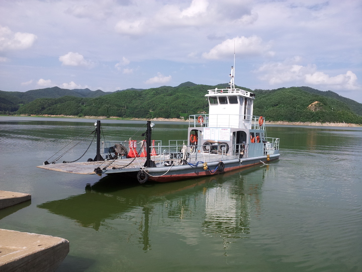 안동호를 운항하는 경북 제703호 도선 (사진=안동시 제공) *재판매 및 DB 금지