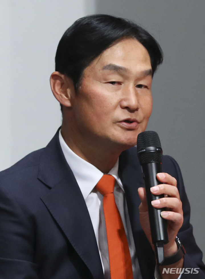 [서울=뉴시스] 최진석 기자 =최용수 전 감독. 2023.02.20. myjs@newsis.com