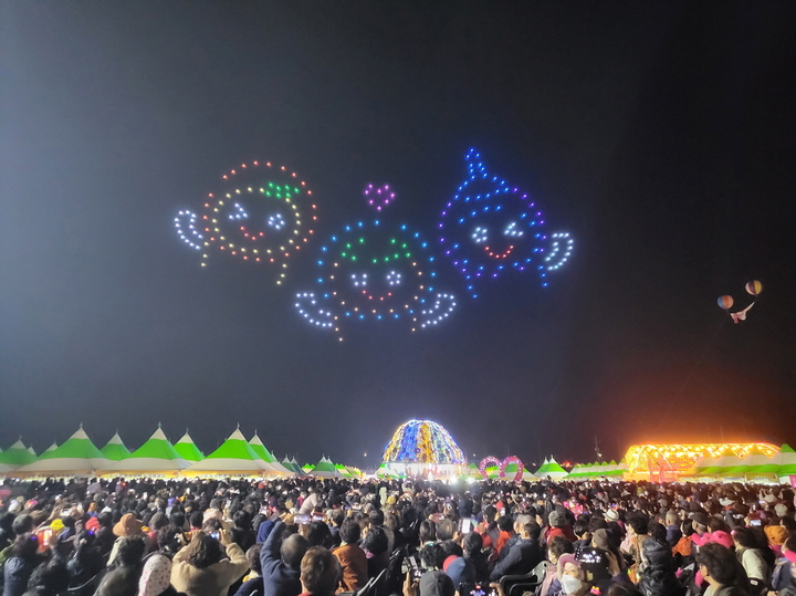 고흥군 녹동항서 5월부터 '드론쇼'…500대 밤하늘 수 놓아