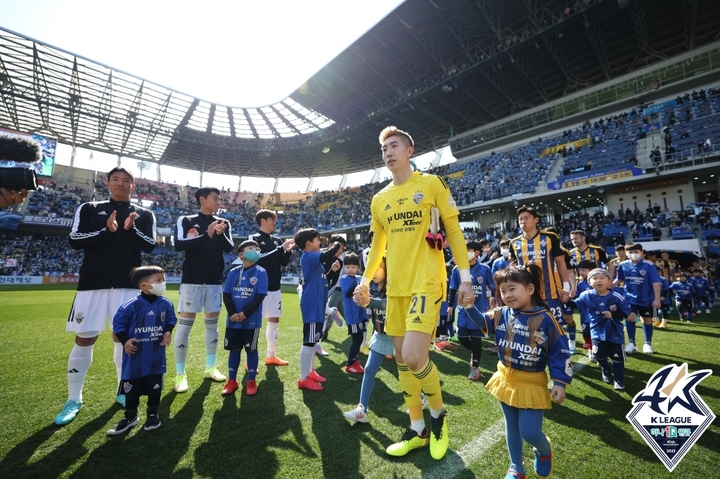 [울산=뉴시스]울산 현대와 전북 현대 K리그1 개막전. (사진=프로축구연맹 제공)