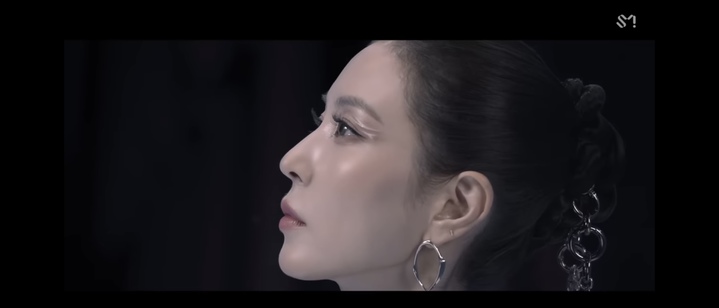 [서울=뉴시스] 보아, 에스파 SMCU 세계관 영상 '걸스(Girls)'. 2023.02.25. (사진 = SM엔터테인먼트 제공) photo@newsis.com *재판매 및 DB 금지