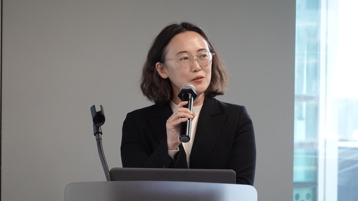 온라인광고분쟁조정위원회 강원영 사무국장이 발표하고 있다.&nbsp; *재판매 및 DB 금지