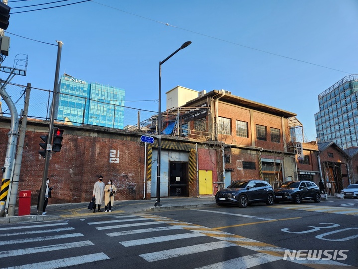 [서울=뉴시스] 이예슬 기자 = 성수동을 핫플레이스로 이끈 대림창고. 2023.02.26. ashley85@newsis.com