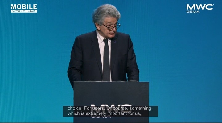 티에리 브르통 EU 내부시장 담당 집행위원이 27일(현지시간) 스페인 바르셀로나에서 열린 MWC23 기조연설에 참석해 발언하고 있다. (사진=MWC 영상 캡처) *재판매 및 DB 금지