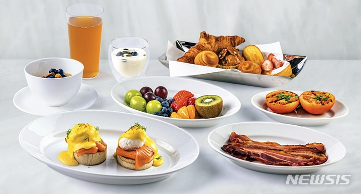 제주 드림타워 복합리조트 '카페 8' 글로벌 스타셰프 마리오의 풀사이드 조식 런칭 (사진=제주 드림타워 제공)