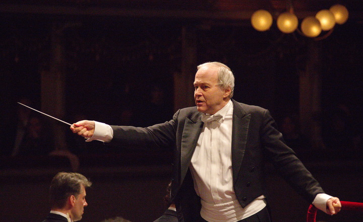 지휘자 아담 피셔 ⓒBrescia-e-Amisano-(cT)eatro-alla-Scala2. (사진=베이스노트 제공) photo@newsis.com *재판매 및 DB 금지